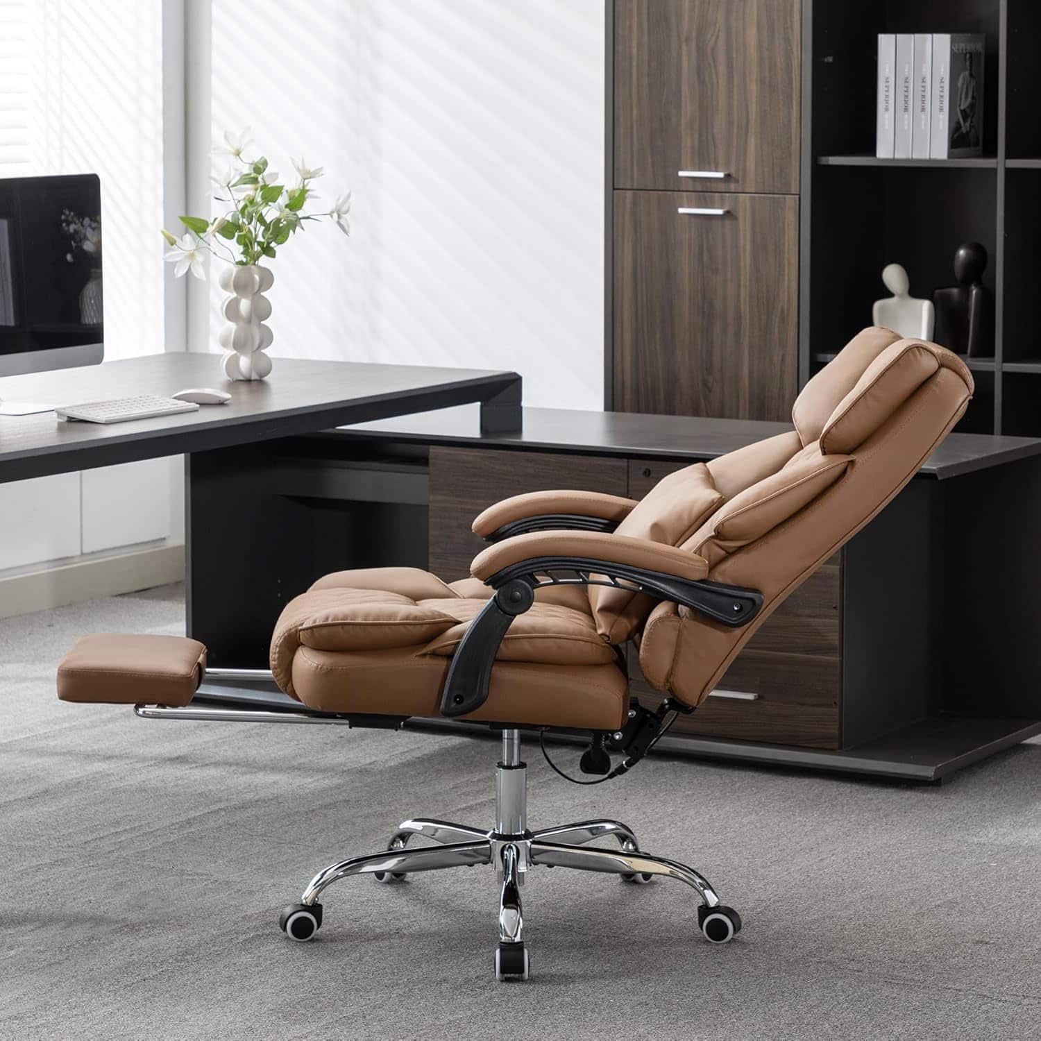 Kneading Massage Executive Office Chair with Heated,90-135°Reclining Office Chair with Footrest,Ergonomic Computer Desk Chair with Backrest,Diamond-Stitched Cushion Leather Office Chair (Brown)