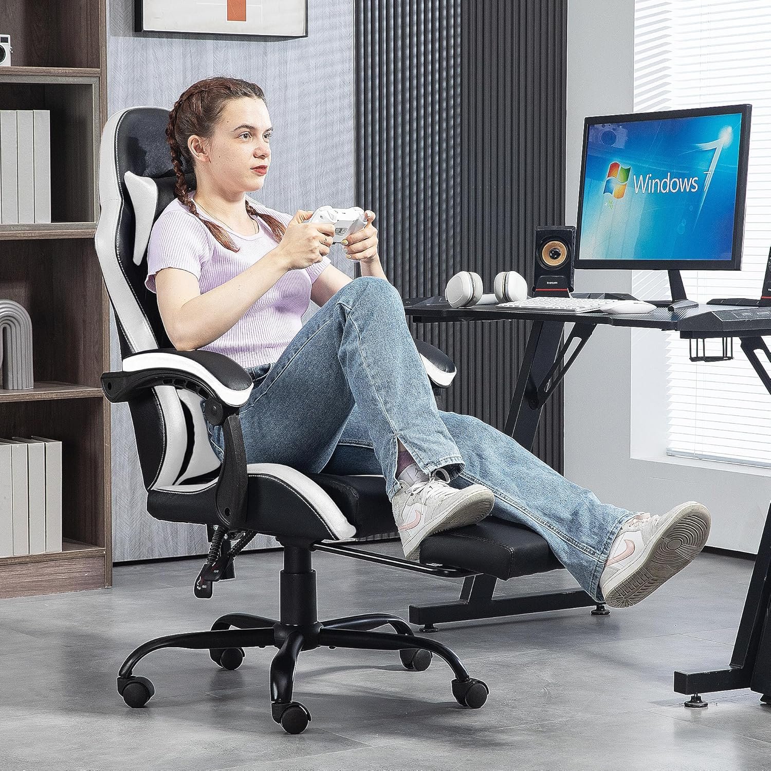 Massage Gaming Chair with Footrest, Ergonomic PU Leather Computer Chair w/Headrest and Lumbar, Height Adjustable, 360° Swivel Desk Office Chair, Blue