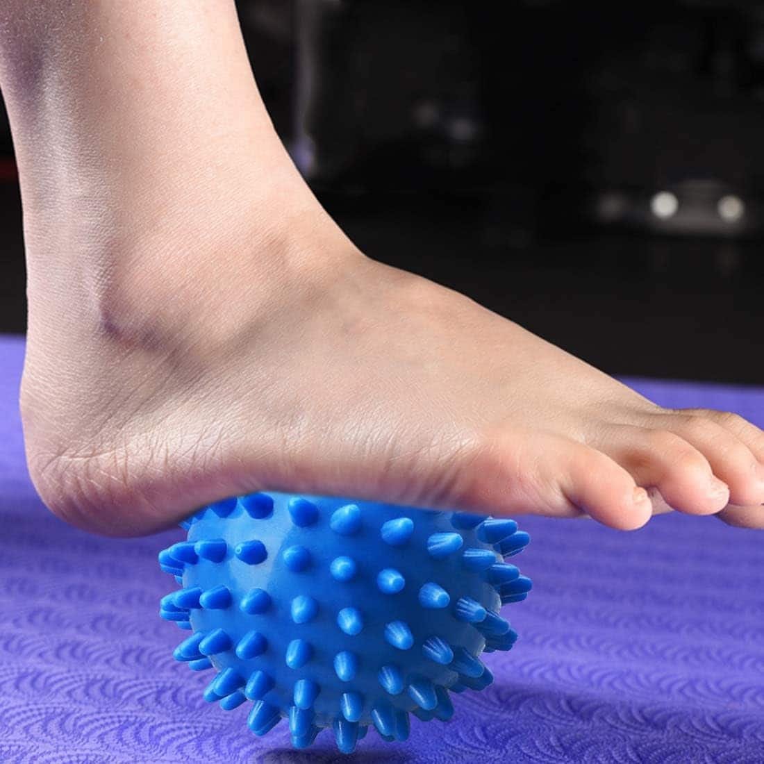 Professional Massage Balls Foot Ball Foot Massager Spiky Roller for Deep Tissue Trigger Point Plantar Fasciitis Reflexology Stress Therapy Myofascial Release(Green)