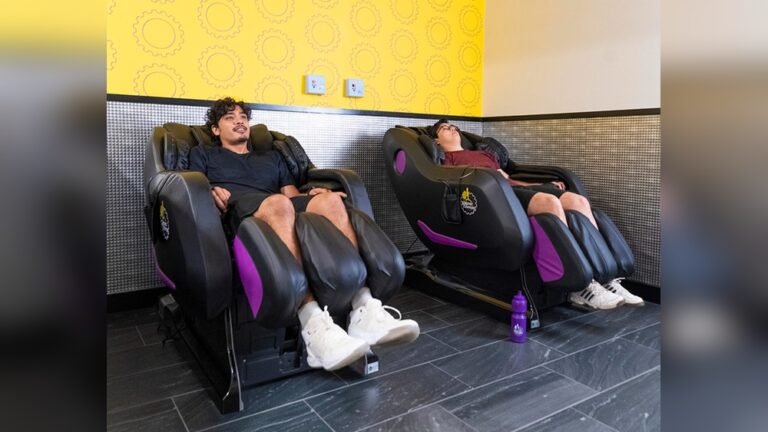 Can Black Card Guests Use Massage Chairs
